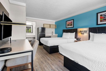 Standard Room, 2 Double Beds, Non Smoking