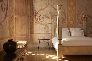 Superior Castle Suite, 1 Queen Bed