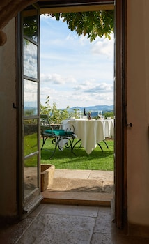Garden Suite - Claude Camus, 1 King Bed