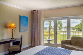 1 King Bed, Bay View, Balcony, Non-Smoking