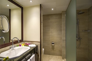 Classic Room, 1 King Bed (Top Floor)