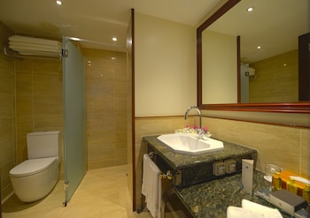 Classic Room, 1 King Bed (Moorea Island View)