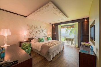 Classic Room, 1 King Bed (Moorea Island View)