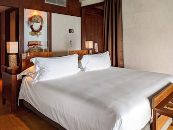 Premium Bungalow, 1 King Bed, Overwater (Moorea Island View)