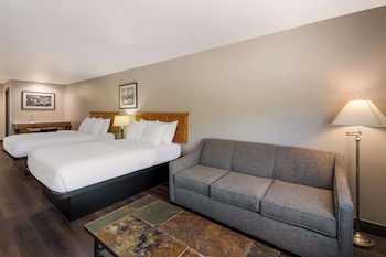 Suite, Multiple Beds, Non Smoking, Refrigerator & Microwave (with Sofabed)
