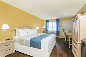 Studio Suite, 1 King Bed, Non Smoking