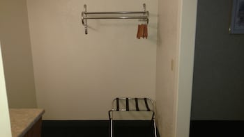 Traditional Room, 2 Queen Beds, Non Smoking, Private Bathroom