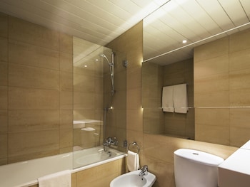Classic Triple Room, 2 Twin Beds (and 1 sofa)