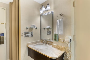 Standard Room, 2 Double Beds, Non Smoking, Refrigerator & Microwave