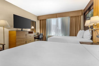 Standard Room, 2 Double Beds, Non Smoking, Refrigerator & Microwave