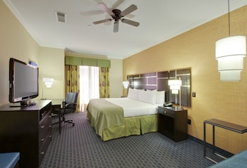 Standard Room, 1 King Bed (Walk-In Shower)