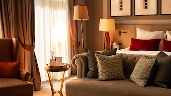 Suite, 1 King Bed (Ferrier)