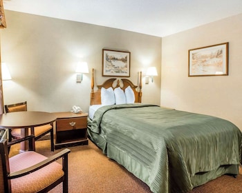 Standard Room, 1 King Bed, Smoking