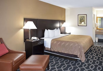 Standard Room, 1 King Bed, Smoking