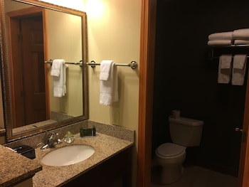 Lakeside Deluxe Room, 1 King bed