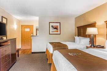 Lakeside Deluxe Room, 2 Queen beds