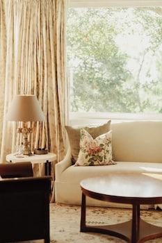 Suite (Camellia)