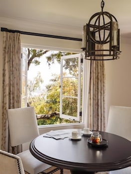 Suite (Camellia)