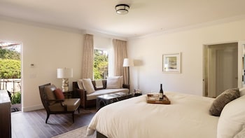 Deluxe Room, 1 King Bed