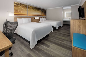 Room, 2 Queen Beds, Smoking