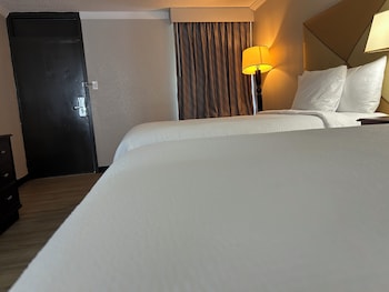 Room, 2 Queen Beds, Non Smoking