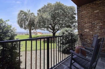 Grand Room, 1 King Bed, Balcony, Bay View