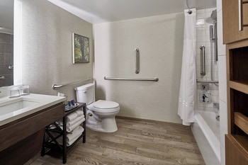 Grand Room, 2 Queen Beds (Mobility Accessible Room, Tub)