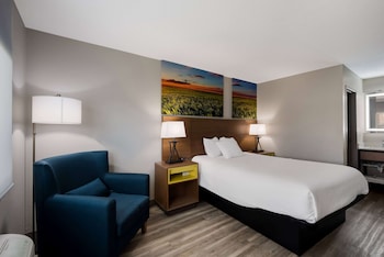 Standard Room, 1 Queen Bed