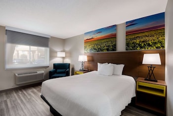Standard Room, 1 Queen Bed