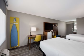 Standard Room, 2 Queen Beds, Non Smoking