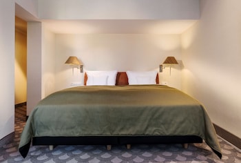 Hommage Signature Suite, Lake view