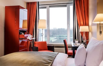 Executive Room, Lake View