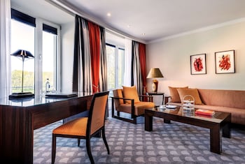 Hommage Signature Suite, Lake view