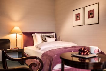 Classic Single Room, Lake View