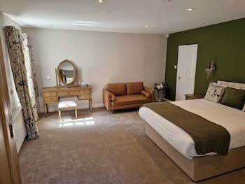 Standard Cottage, 1 King Bed, Non Smoking (Walk-in Shower)