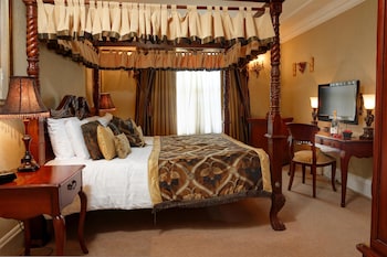Suite, 1 King Bed, Non Smoking (Walk-in Shower;Four Poster Bed)