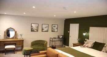 Standard Cottage, 1 King Bed, Non Smoking (Walk-in Shower)