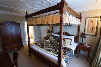 Suite, 1 King Bed, Non Smoking (Walk-in Shower;Four Poster Bed)