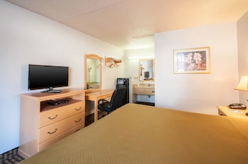 Standard Room, 1 King Bed, Smoking