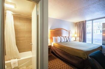 Standard Room, 1 King Bed, Smoking