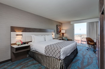 Standard Room, 1 Queen Bed, Accessible Bathtub (Communications)