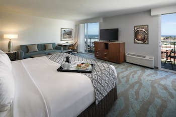 Junior Suite, 1 King Bed with Sofa bed (Sunset View)