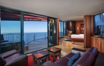 Upper Pacific Suite