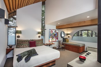 Middle Butterfly Room