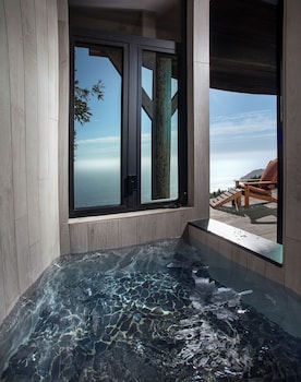 Lower Coast House Full Ocean View