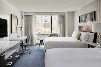 Room, 2 Queen Beds (Mobility Accessible, Roll-In Shower)