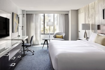 Room, 1 King Bed, Courtyard View