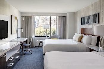 Room, 2 Queen Beds (Mobility Accessible, Roll-In Shower)