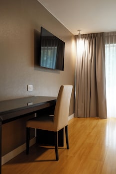 Standard Room, 1 Queen Bed