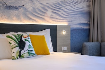 Executive Double Room, 2 Double Beds, Garden View
